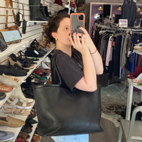 Load image into Gallery viewer, Tory Burch BOUTIQUE
