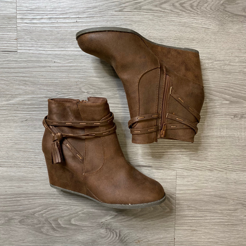 SUGAR Size 7 1/2 SHOE