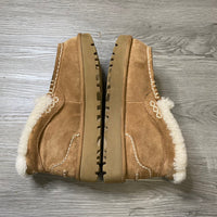 Load image into Gallery viewer, UGG Size 8 BOUTIQUE
