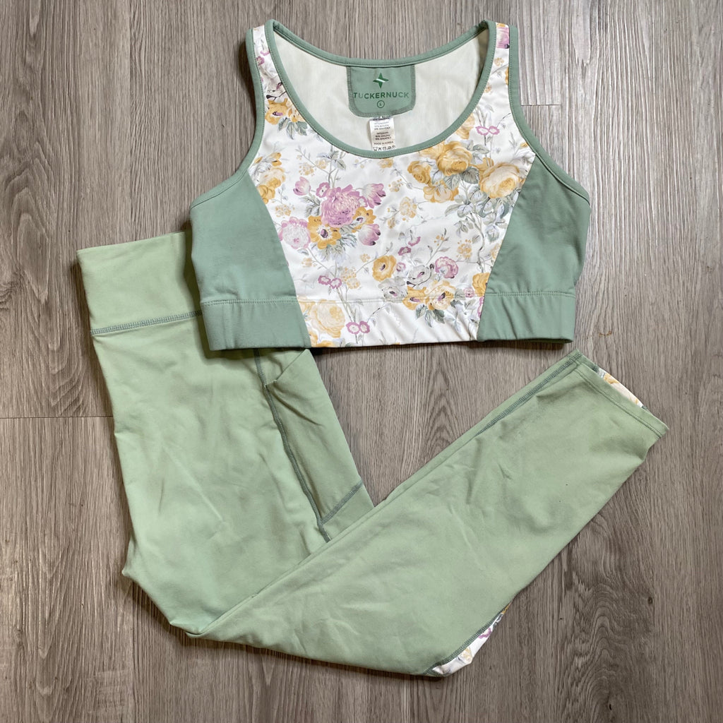 TUCKERNUCK Size LARGE BOUTIQUE