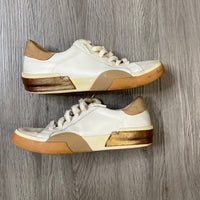 Load image into Gallery viewer, Dolce Vita Size 7 SHOE
