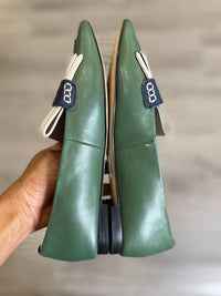 Load image into Gallery viewer, BODEN Size 6 SHOE
