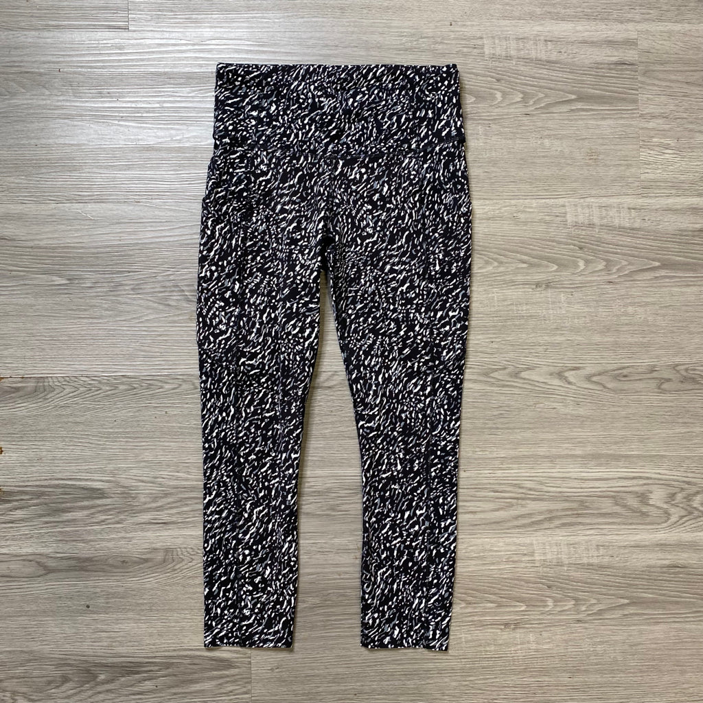 Lululemon Size 6 ATHLETIC WEAR