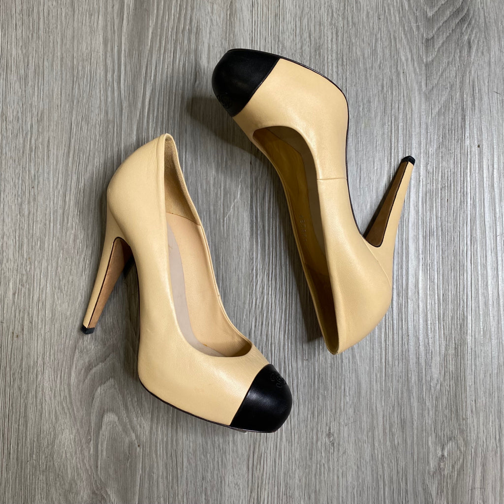 CHANEL Size 5 1/2 DESIGNER