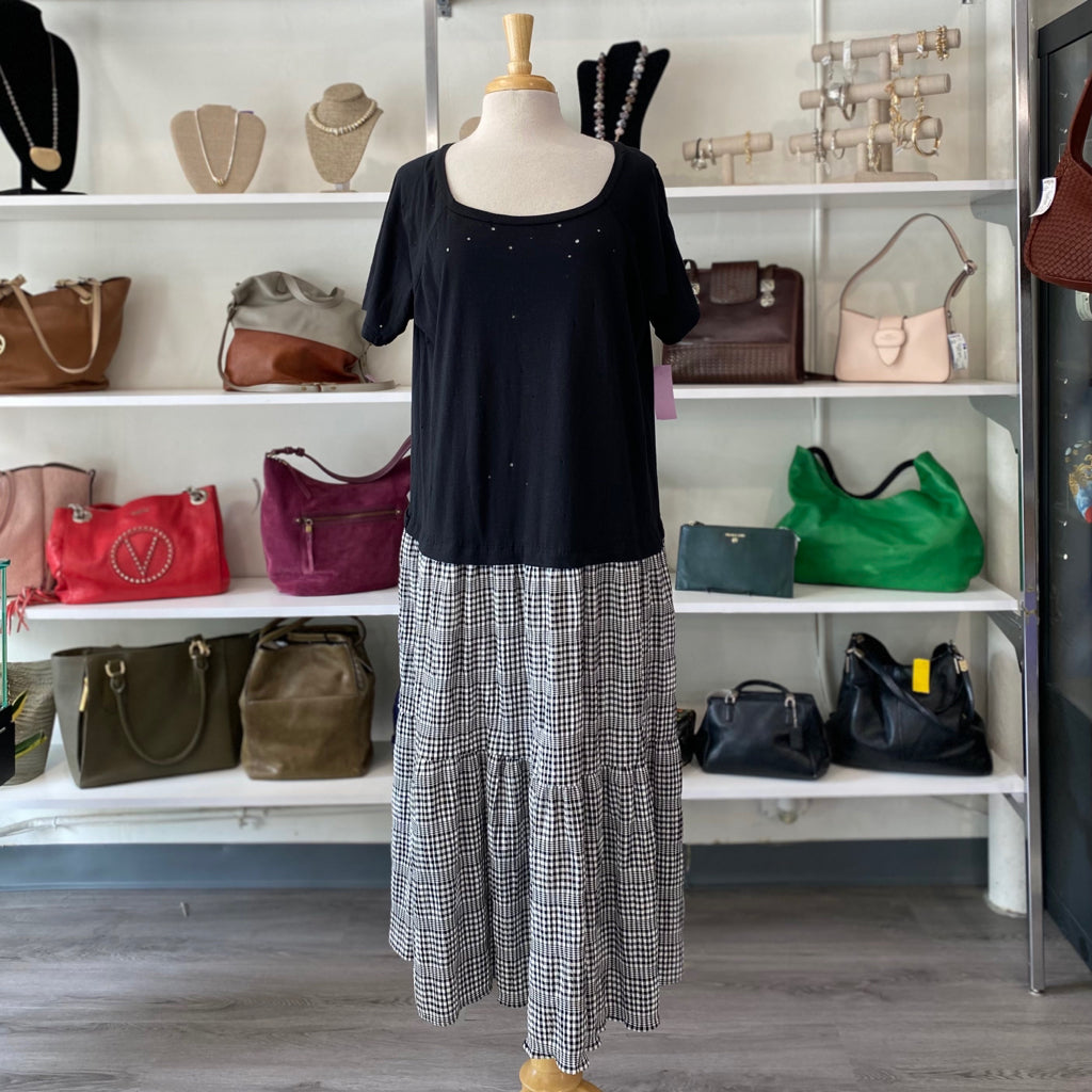 NViU Size LARGE DRESS
