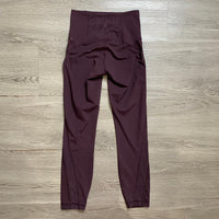 Load image into Gallery viewer, Lululemon Size 4 ATHLETIC WEAR

