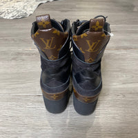 Load image into Gallery viewer, Louis Vuitton Size 37.5 DESIGNER
