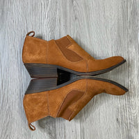 Load image into Gallery viewer, LUCKY Size 7 1/2 SHOE
