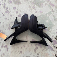 Load image into Gallery viewer, STUART WEITZMAN Size 8 N BOUTIQUE
