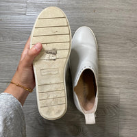 Load image into Gallery viewer, Chelsea &amp; Violet Size 8 SHOE
