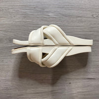Load image into Gallery viewer, OLUKAI Size 7 SHOE
