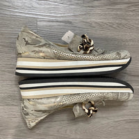 Load image into Gallery viewer, Softwaves Size 9 1/2 SHOE
