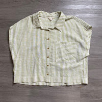 Load image into Gallery viewer, PILCRO Size LARGE TOPS

