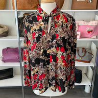 Load image into Gallery viewer, ANN TAYLOR Size LARGE TOPS
