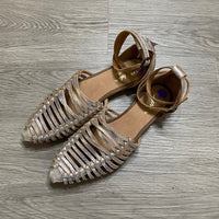 Load image into Gallery viewer, SEYCHELLES Size 8 SHOE
