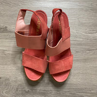 Load image into Gallery viewer, SOREL Size 7 1/2 BOUTIQUE
