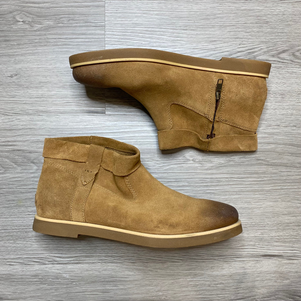 UGG Size 10 BOUTIQUE