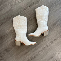 Load image into Gallery viewer, Pierre Dumas Size 7 SHOE
