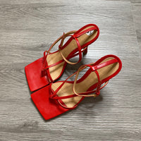 Load image into Gallery viewer, Bottega Veneta Size 6 1/2 DESIGNER
