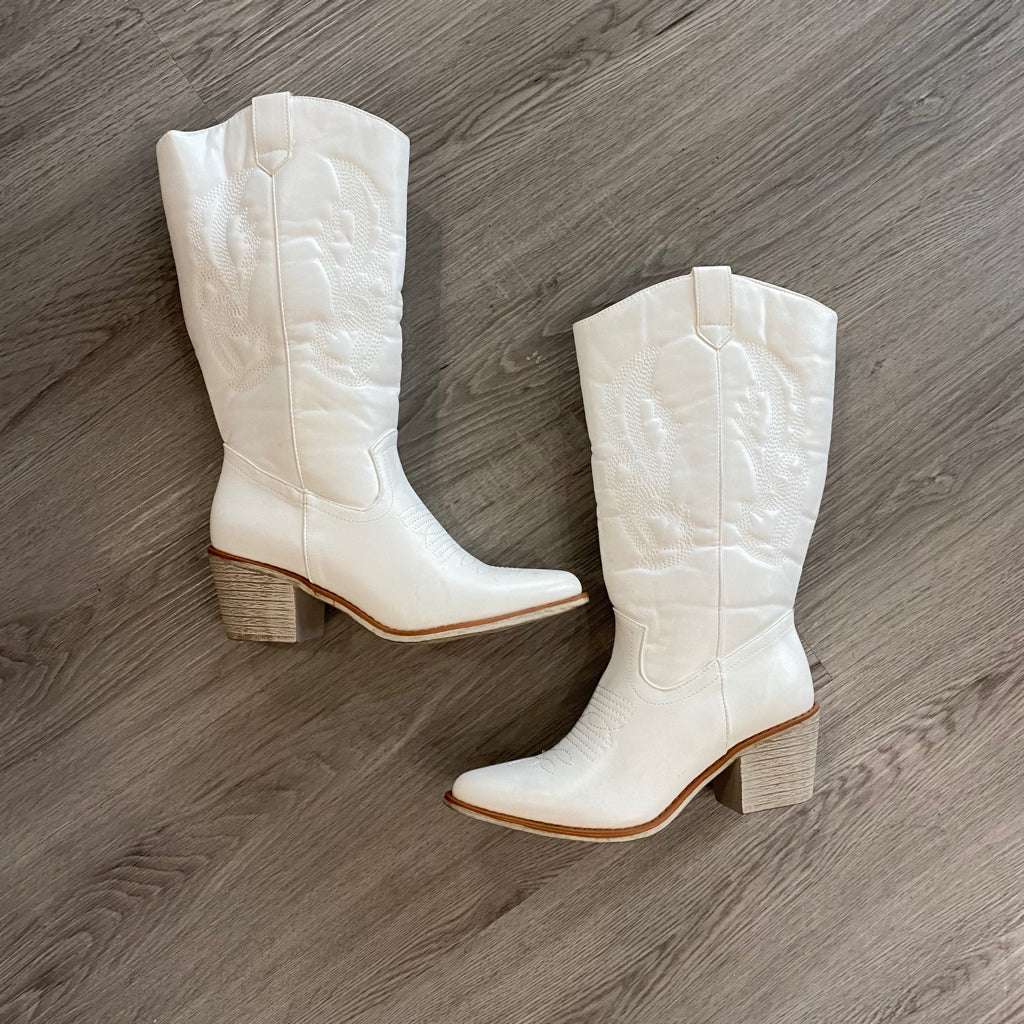 Pierre Dumas Size 7 SHOE