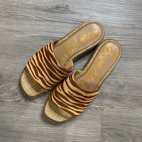 Load image into Gallery viewer, Sam Edelman Size 9 1/2 SHOE
