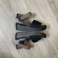 Load image into Gallery viewer, Naked Feet Size 6 1/2 SHOE
