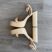 Load image into Gallery viewer, LULUS Size 7 1/2 SHOE

