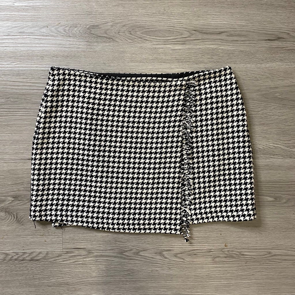 Steve Madden Size LARGE SKIRT