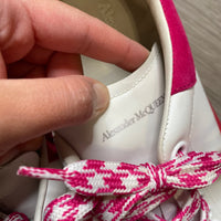 Load image into Gallery viewer, Alexander McQueen Size 9 DESIGNER

