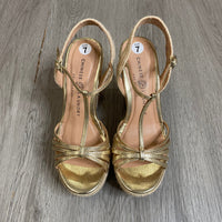 Load image into Gallery viewer, Chinese Laundry Size 7 SHOE
