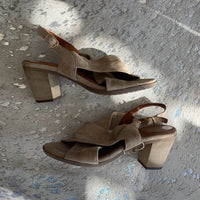 Load image into Gallery viewer, MARIELLA Size 9 SHOE
