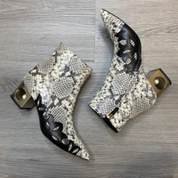 Load image into Gallery viewer, Coliac Size 8 1/2 DESIGNER
