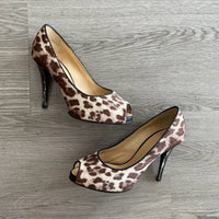 Load image into Gallery viewer, Giuseppe Zanotti Size 7 1/2 DESIGNER
