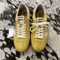 Load image into Gallery viewer, WONDERS Size 5 1/2 BOUTIQUE
