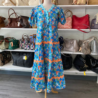 Load image into Gallery viewer, MARIE Victoria Dunn Size LARGE BOUTIQUE
