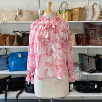 Load image into Gallery viewer, Cupcakes &amp; Cashmere Size XS TOPS
