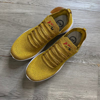 Load image into Gallery viewer, Athletic Propulsion Labs Size 10 BOUTIQUE
