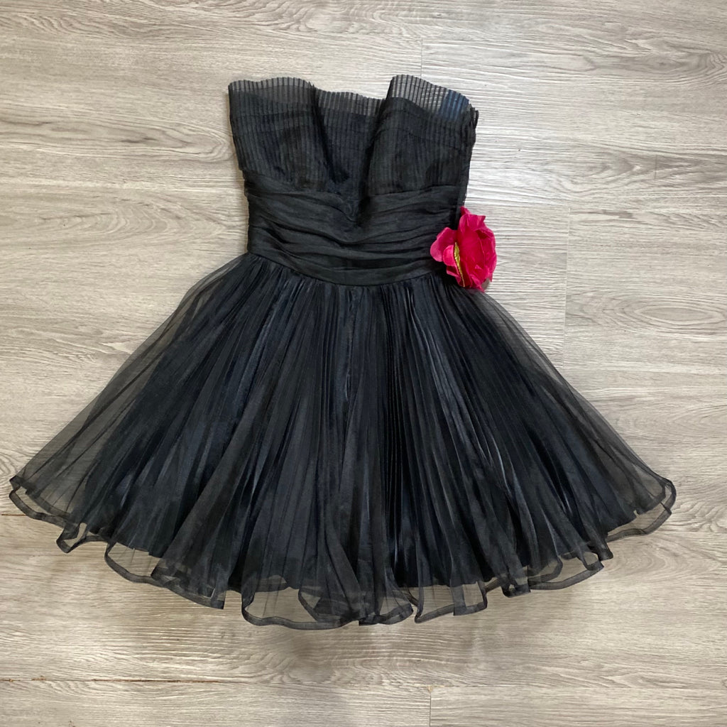 Betsey Johnson Size 2 COCKTAIL/EVE WEAR