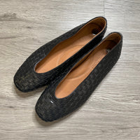 Load image into Gallery viewer, Gentle Souls Size 10 SHOE
