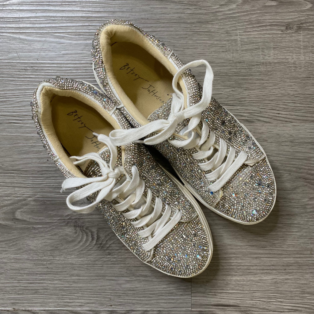 Betsey Johnson Size 6 1/2 SHOE