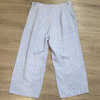 Load image into Gallery viewer, Little Lies Size MED PANTS
