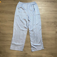 Load image into Gallery viewer, Abercrombie &amp; Fitch Size MED LONG PANTS
