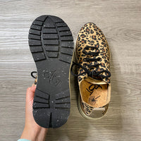 Load image into Gallery viewer, OTBT Size 7 1/2 SHOE
