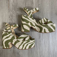 Load image into Gallery viewer, Sam Edelman Size 7 1/2 SHOE
