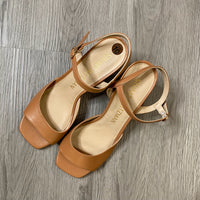 Load image into Gallery viewer, STUART WEITZMAN Size 10 BOUTIQUE
