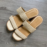 Load image into Gallery viewer, NISOLO Size 7 SHOE
