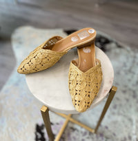 Load image into Gallery viewer, Dolce Vita Size 8 1/2 SHOE
