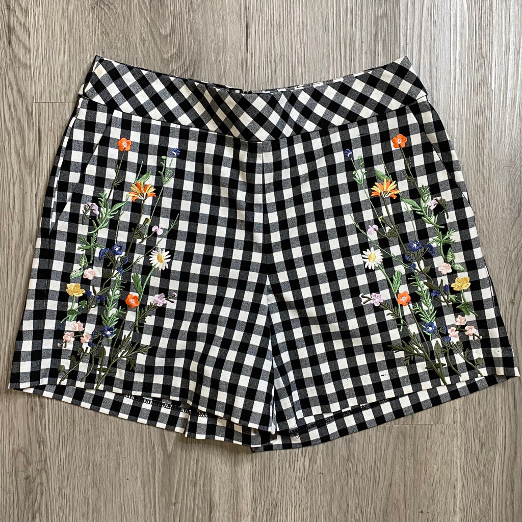 For The Republic Size 4 SHORTS