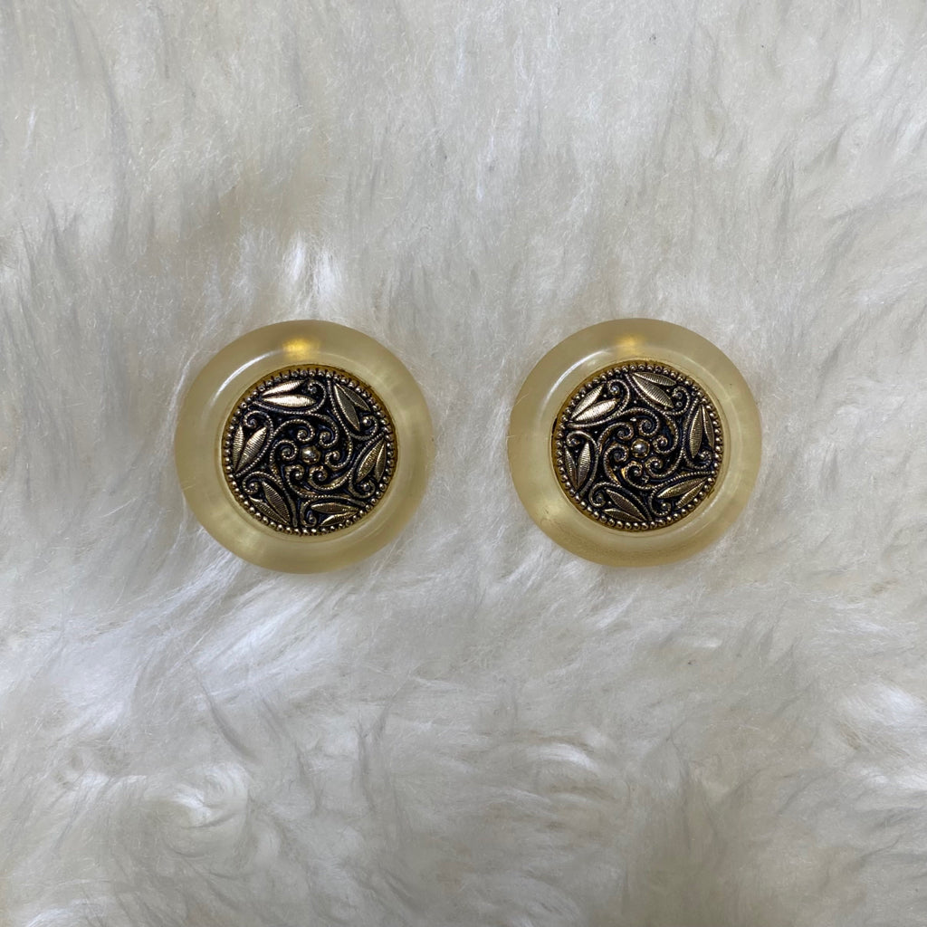 CLIP EARS