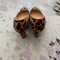 Load image into Gallery viewer, Christian Louboutin Size 8 DESIGNER
